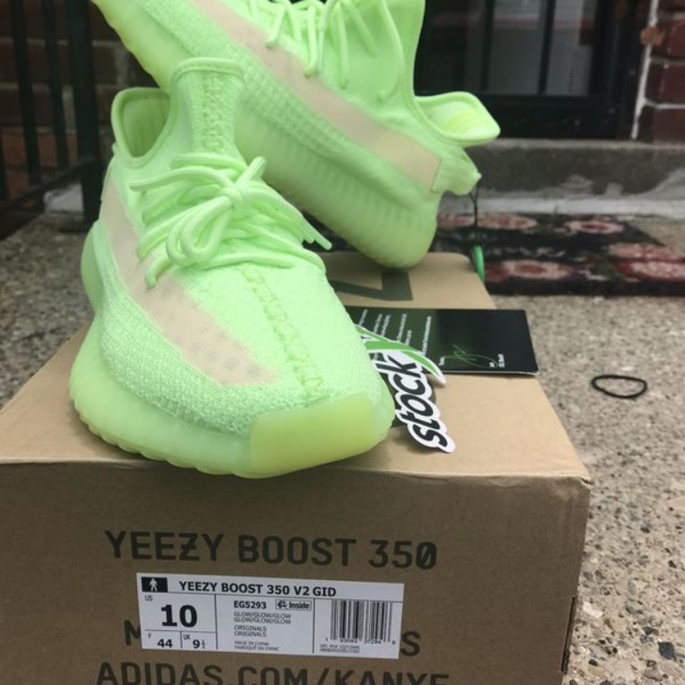 Yezzy - Picture 5 of 6